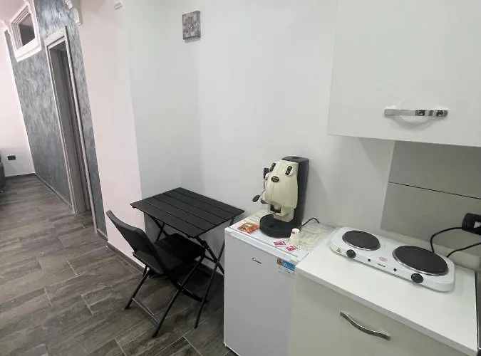 Regina Bnb Apartment Neapel