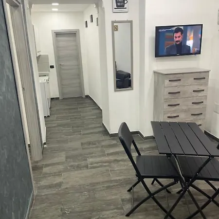 Regina Bnb דירה נאפולי